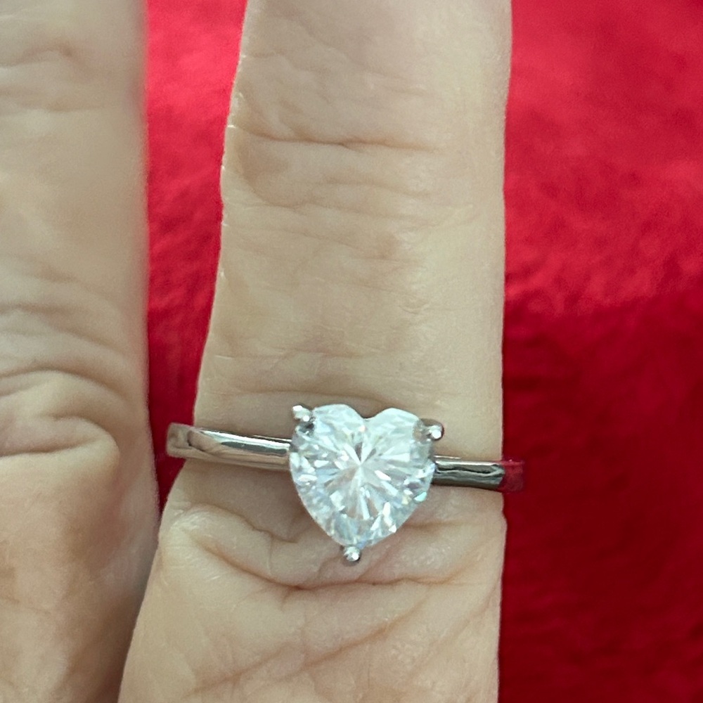Luxury Moissanite Diamond 2.0 CTW‎ Heart Ring size 9 retail $599